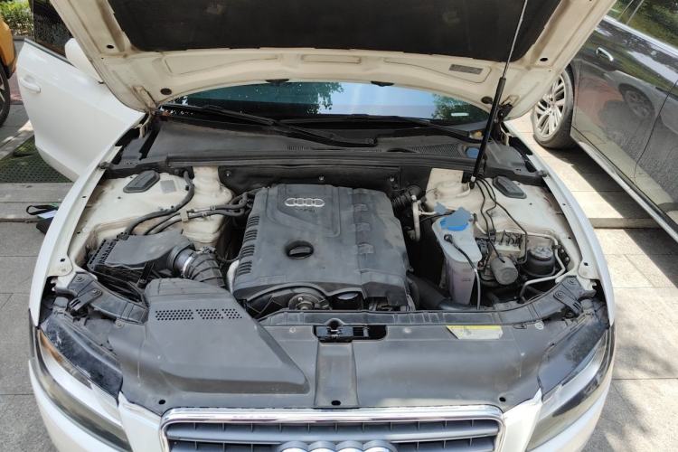 Used Audi A5 2010 2.0TFSI Sportback Comfort Model Engine Bay
