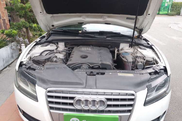 Used Audi A5 2010 2.0TFSI Sportback Comfort Model Engine Bay