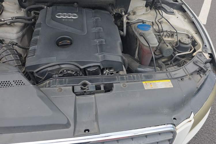 Used Audi A5 2010 2.0TFSI Sportback Comfort Model Engine Bay Left