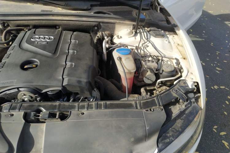 Used Audi A5 2010 2.0TFSI Cabriolet Engine Bay Left
