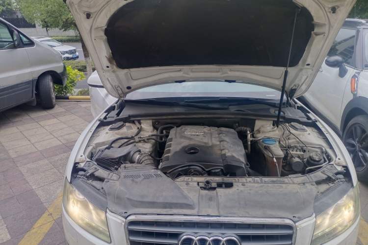 Used Audi A5 2010 2.0TFSI Cabriolet Engine Bay Left
