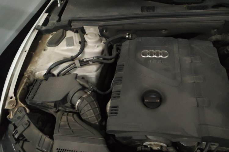 Used Audi A5 2010 2.0TFSI Coupe Engine Bay Right