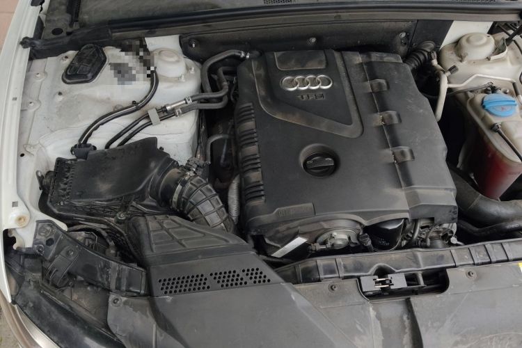 Used Audi A5 2010 2.0TFSI Coupe Engine Bay Right