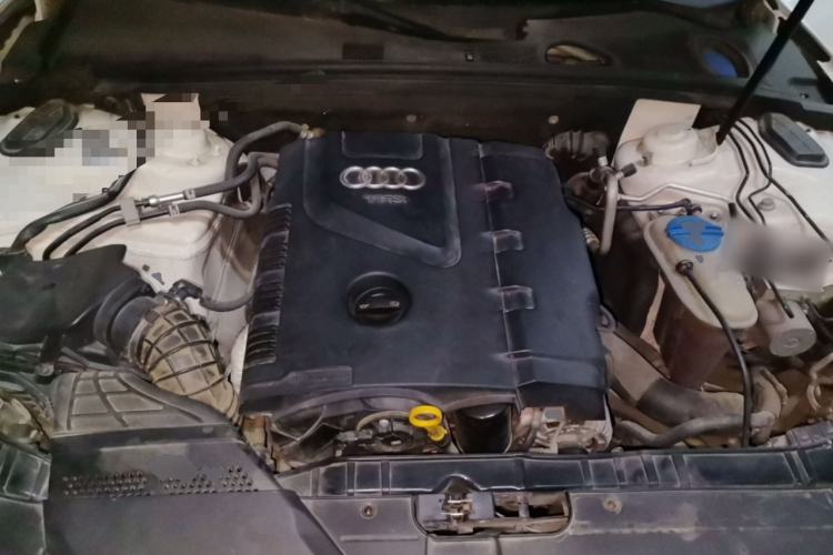 Used Audi A5 2010 2.0TFSI Cabriolet Engine Bay