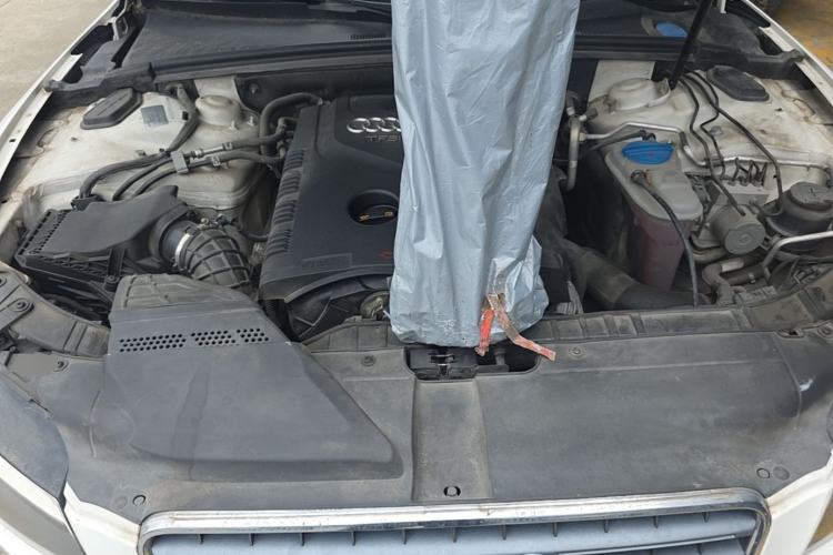 Used Audi A5 2010 2.0TFSI Sportback Comfort Model Engine Bay