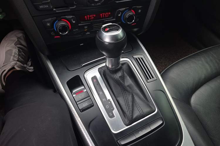 Used Audi A5 2010 2.0TFSI Sportback Comfort Model Gear Lever