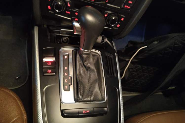 Used Audi A5 2010 2.0TFSI Coupe Gear Lever