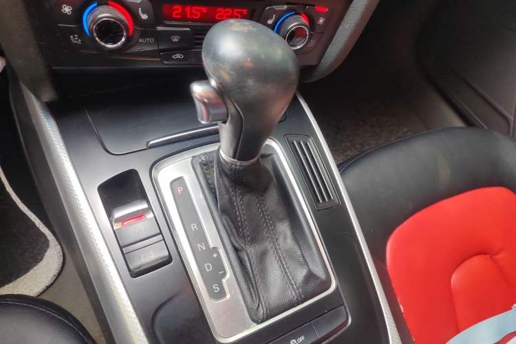 Used Audi A5 2010 2.0TFSI Sportback Comfort Model Gear Lever