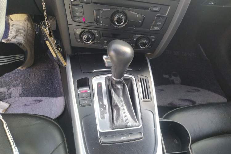 Used Audi A5 2010 2.0TFSI Cabriolet Gear Lever