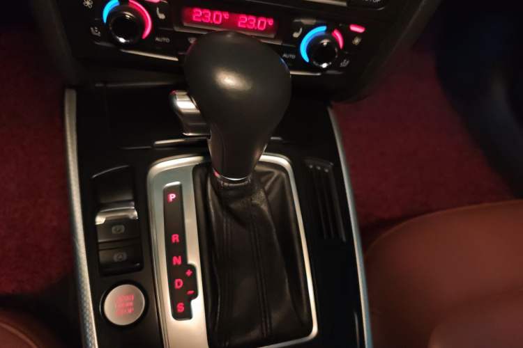 Used Audi A5 2010 2.0TFSI Coupe Gear Lever