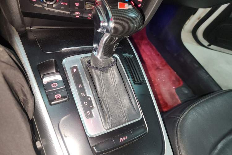 Used Audi A5 2010 2.0TFSI Coupe Gear Lever