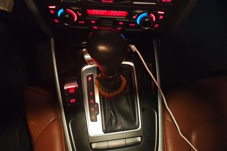 Used Audi A5 2010 2.0TFSI Coupe Gear Lever