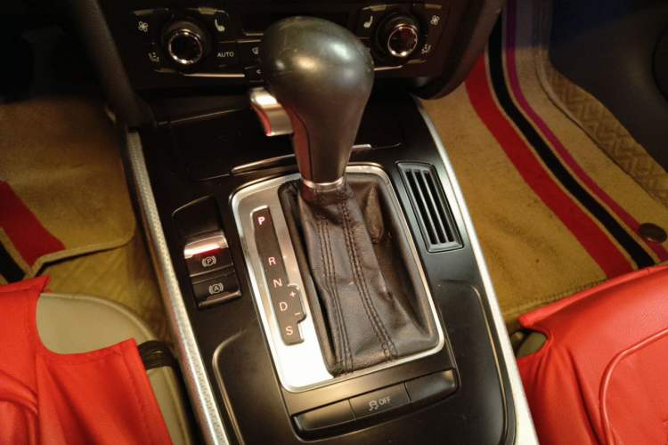 Used Audi A5 2010 2.0TFSI Coupe Style Edition Gear Lever
