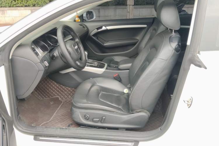 Used Audi A5 2010 2.0TFSI Coupe Left Front Seat