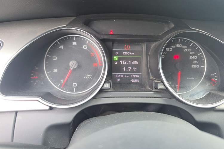 Used Audi A5 2010 2.0TFSI Sportback Comfort Model Odometer Close Up