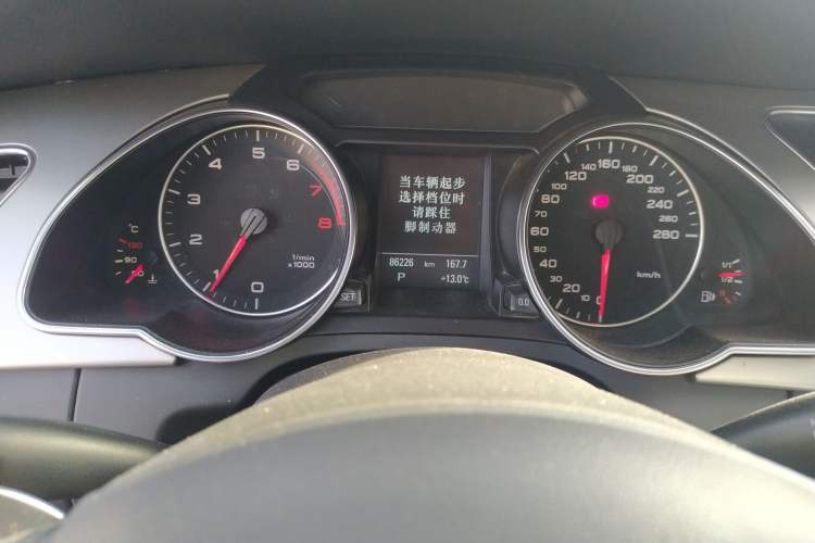Used Audi A5 2010 2.0TFSI Cabriolet Odometer Close Up