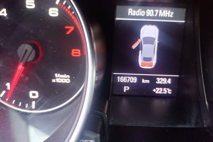 Used Audi A5 2010 2.0TFSI Cabriolet Odometer Close Up