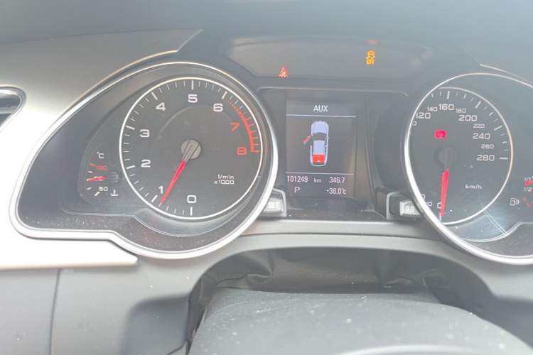 Used Audi A5 2010 2.0TFSI Sportback Comfort Model Odometer Close Up