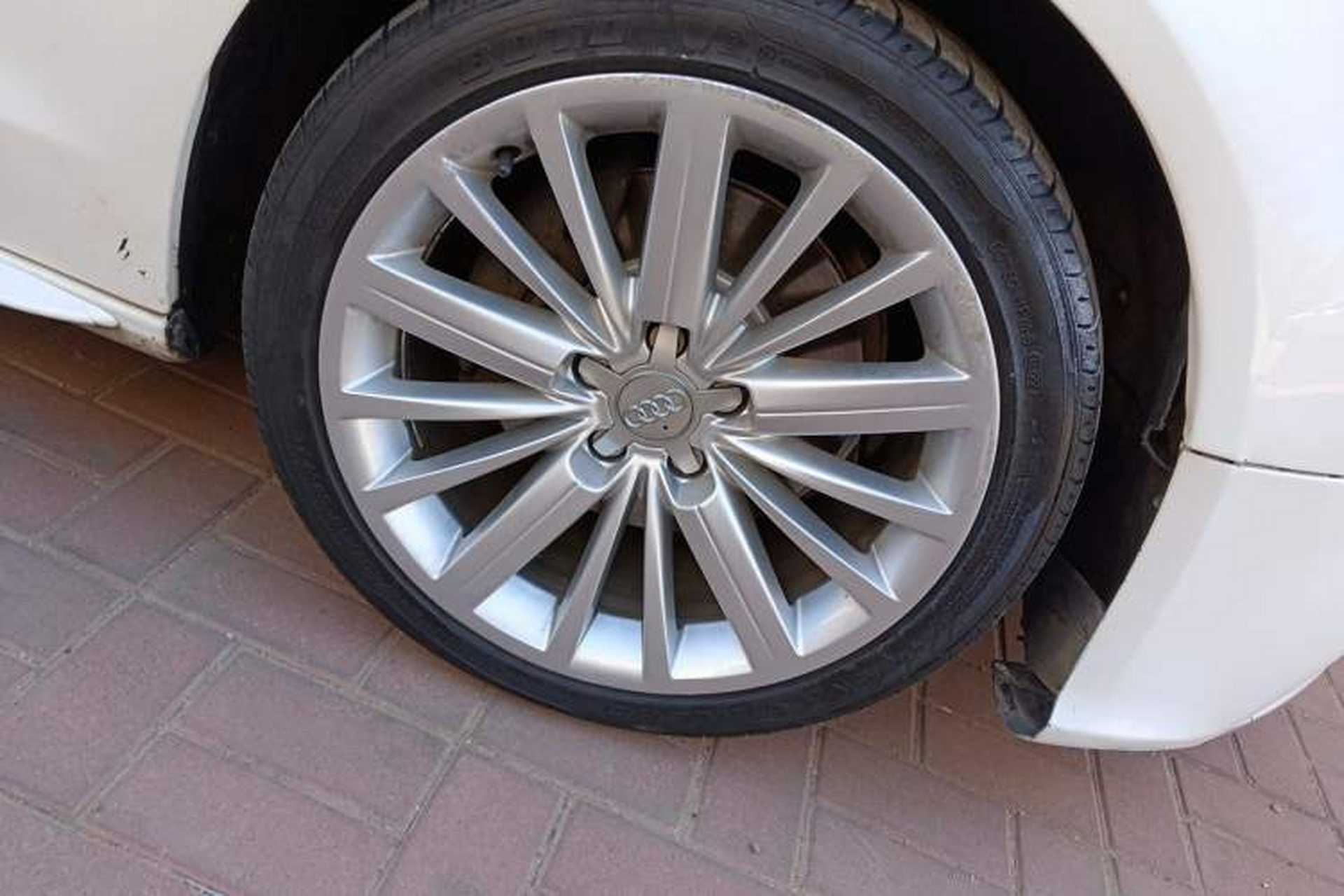 Used Audi A5 2010 2.0TFSI Cabriolet Right Front Wheel Hub