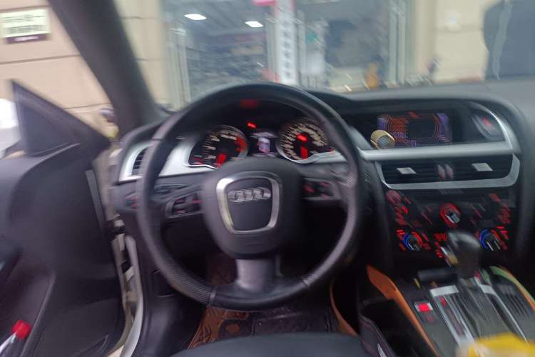Used Audi A5 2010 2.0TFSI Cabriolet Steering Wheel