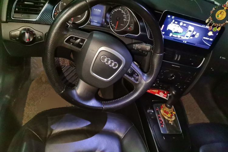 Used Audi A5 2010 2.0TFSI Cabriolet Steering Wheel