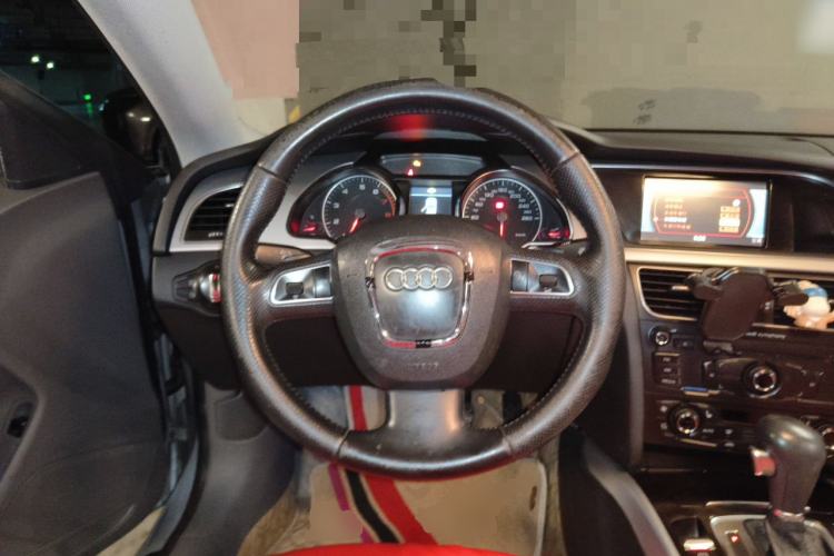 Used Audi A5 2010 2.0TFSI Coupe Style Edition Steering Wheel
