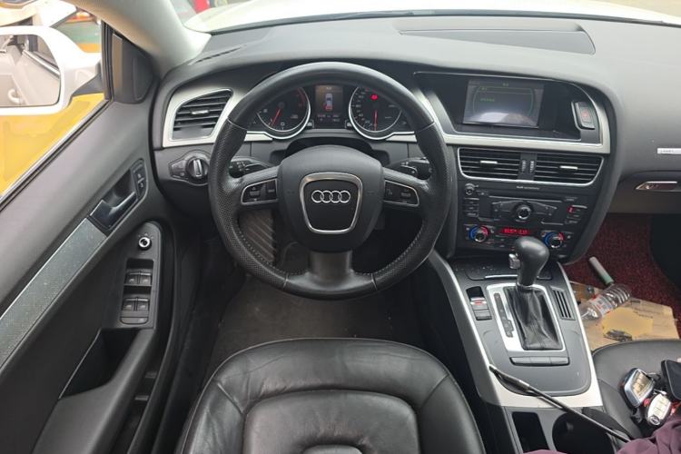 Used Audi A5 2010 2.0TFSI Sportback Comfort Model Steering Wheel