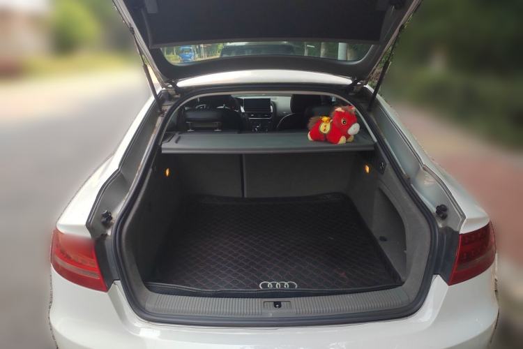 Used Audi A5 2010 2.0TFSI Sportback Comfort Model Trunk
