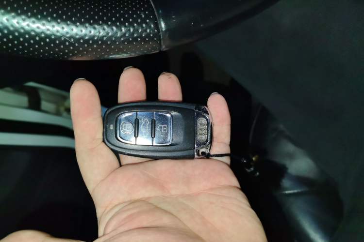 Used Audi A5 2010 2.0TFSI Cabriolet Vehicle Key