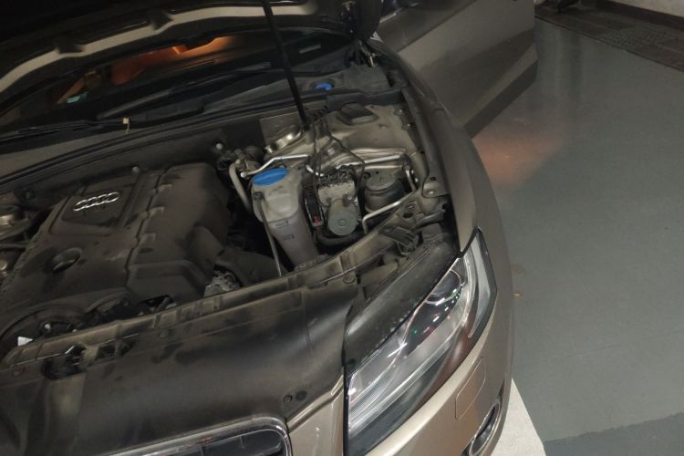 Used Audi A5 2010 2.0TFSI Sportback Comfort Model Engine Bay Left