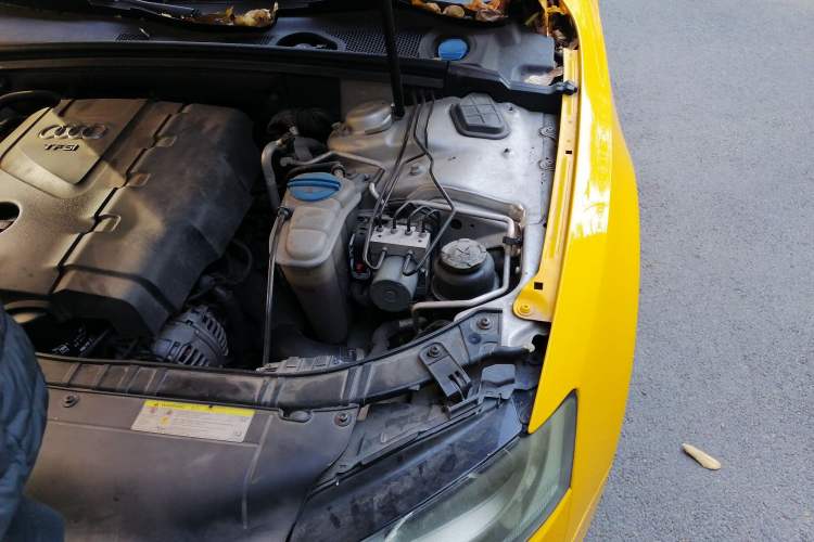 Used Audi A5 2010 2.0TFSI Sportback Technology Model Engine Bay Left