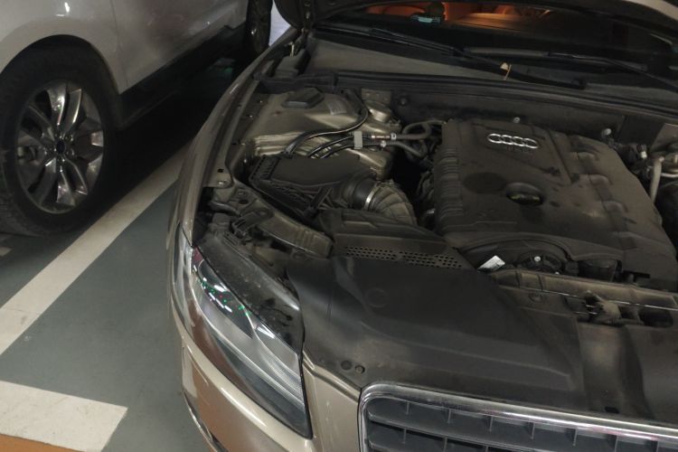 Used Audi A5 2010 2.0TFSI Sportback Comfort Model Engine Bay Right