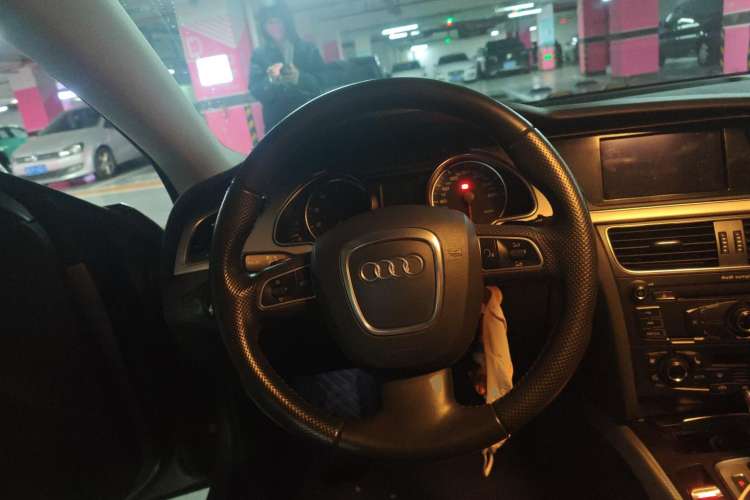 Used Audi A5 2010 2.0TFSI Sportback Comfort Model Steering Wheel