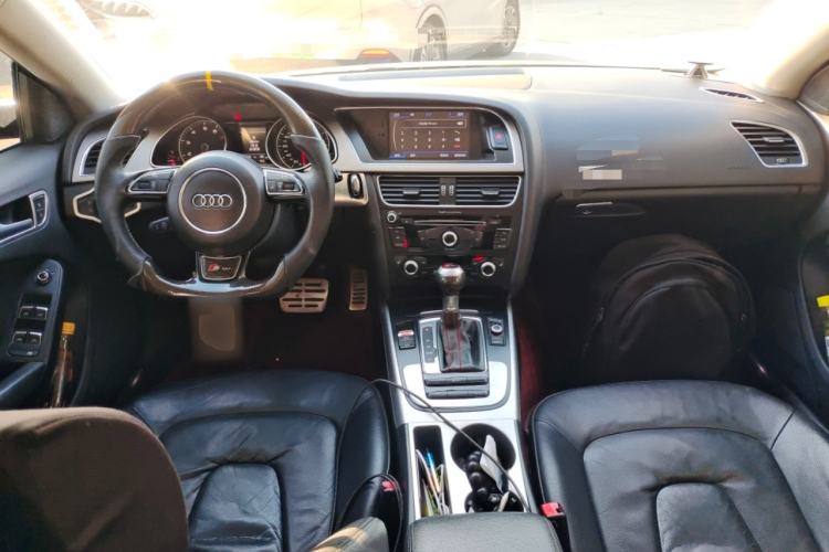 Used Audi A5 2012 2.0TFSI Sportback Center Console