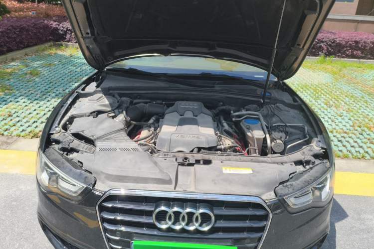 Used Audi A5 2012 3.0TFSI Sportback quattro Engine Bay