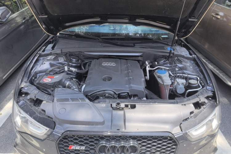 Used Audi A5 2012 2.0TFSI Sportback Engine Bay