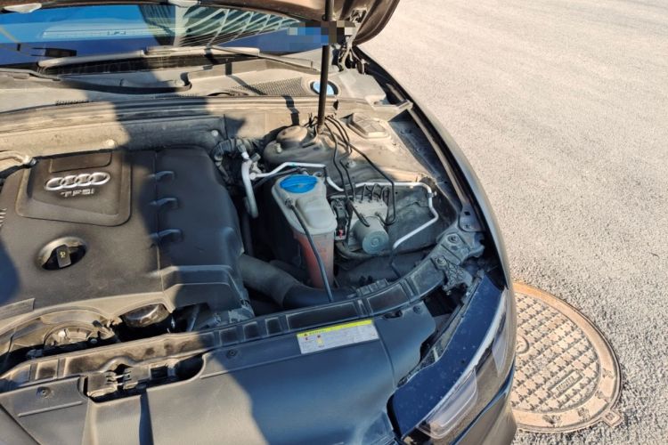 Used Audi A5 2012 2.0TFSI Sportback Engine Bay Left