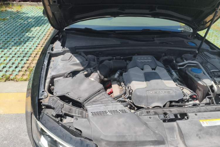 Used Audi A5 2012 3.0TFSI Sportback quattro Engine Bay Right