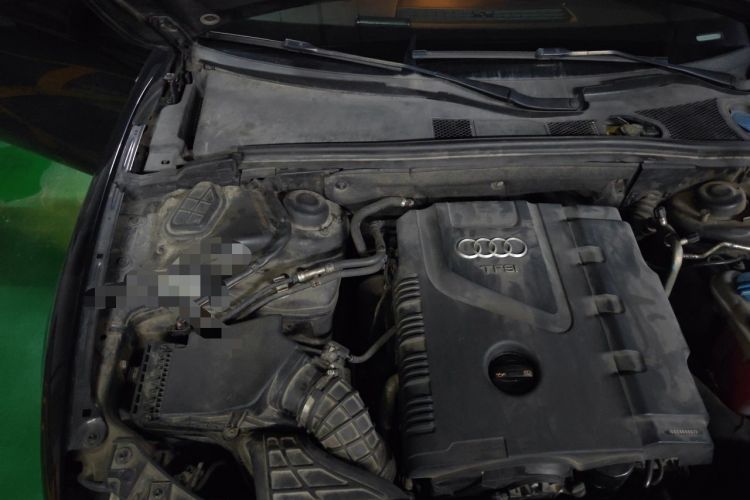 Used Audi A5 2012 2.0TFSI Sportback quattro Engine Bay Right