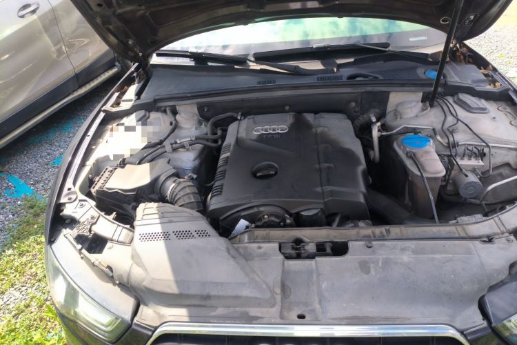 Used Audi A5 2012 2.0TFSI Sportback Engine Bay Right