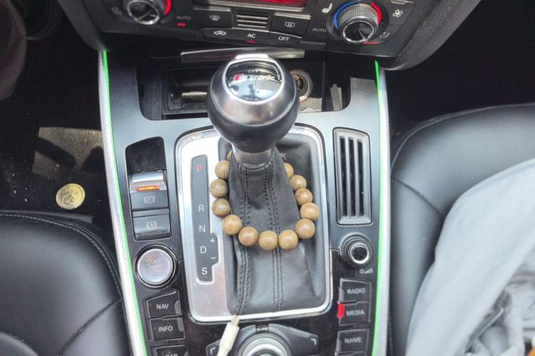 Used Audi A5 2012 2.0TFSI Sportback Gear Lever