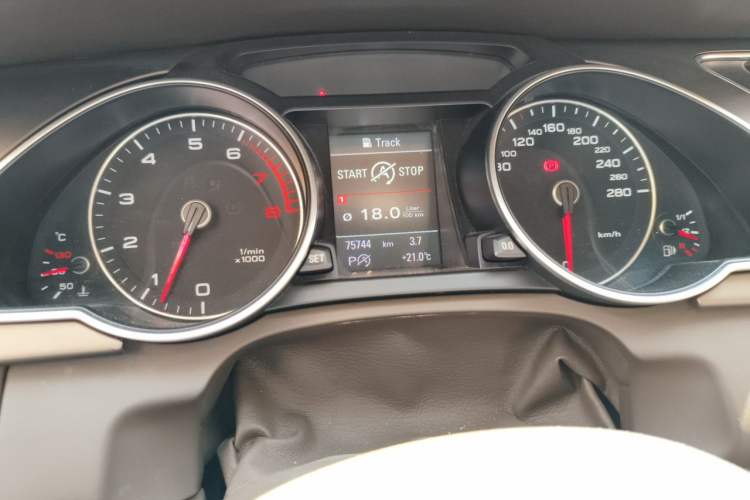 Used Audi A5 2012 3.0TFSI Sportback quattro Odometer Close Up