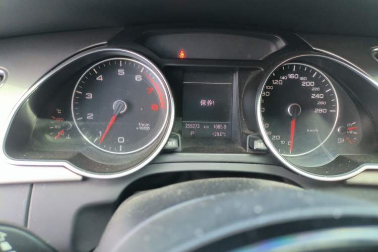 Used Audi A5 2012 2.0TFSI Sportback Odometer Close Up