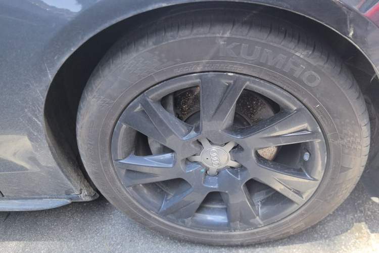 Used Audi A5 2012 2.0TFSI Sportback Right Front Wheel Hub