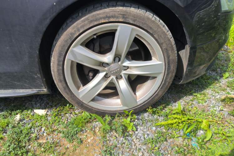 Used Audi A5 2012 2.0TFSI Sportback Right Front Wheel Hub