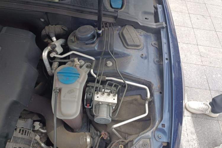 Used Audi A5 2012 2.0TFSI Sportback Engine Bay Left