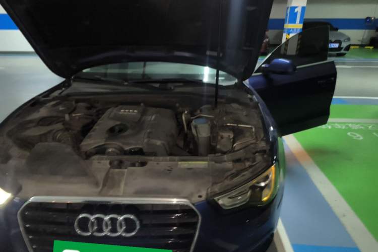 Used Audi A5 2012 2.0TFSI Sportback quattro Engine Bay Left