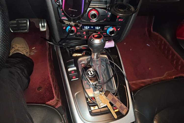 Used Audi A5 2012 2.0TFSI Sportback Gear Lever
