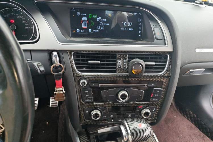 Used Audi A5 2012 2.0TFSI Cabriolet Audio And AC Panel