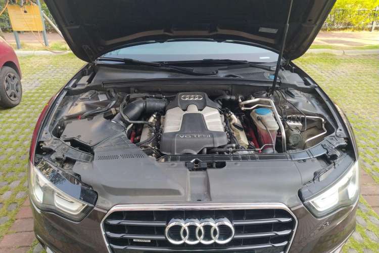 Used Audi A5 2012 3.0TFSI Sportback quattro Engine Bay